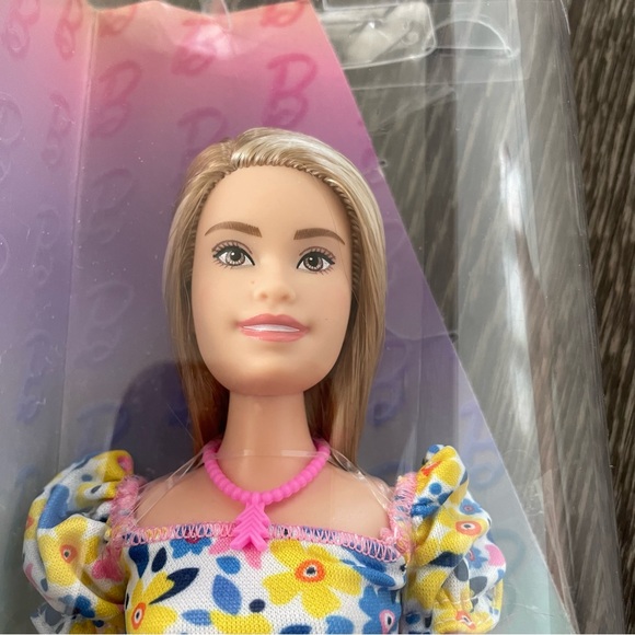 New! Barbie Fashionistas Doll #208 with Down Syndrome - Picture 10 of 16